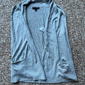 NWT Banana Republic Sleeveless Cardigan Open Front Size Small Gray